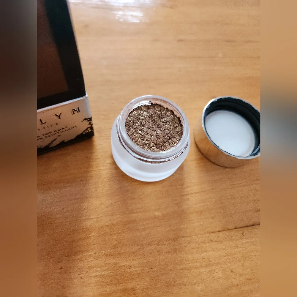 New Jaclyn Cosmetics Top Coat Eyeshadow